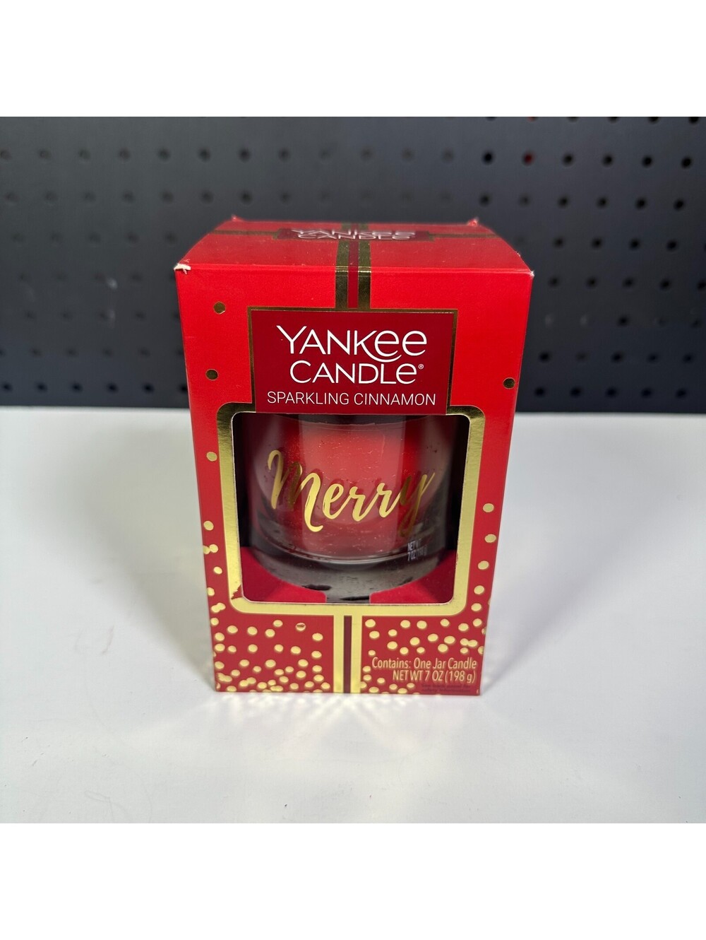 Yankee Candle Sparkling Cinnamon 7oz Jar Candle Merry Gift Box Christmas Holiday